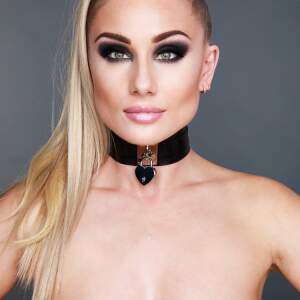 Kinky Diva - Collar Heart Lock - Choker - BDSM - PU Leer - Zwart - Zilver