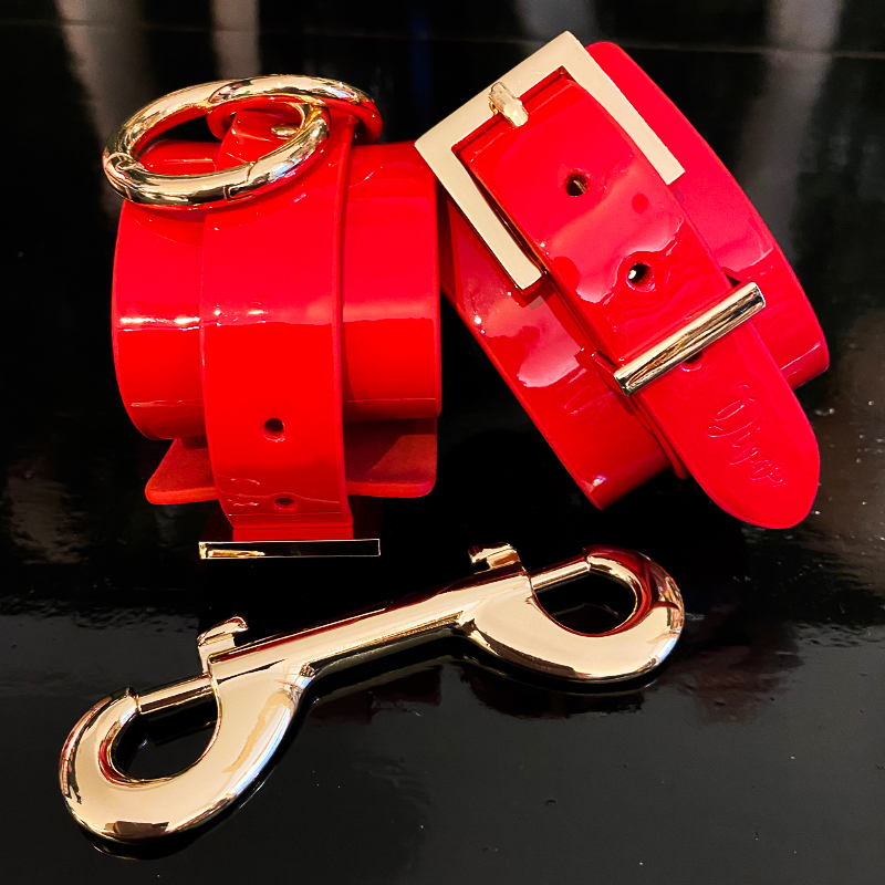 Kinky Diva - Enkelboeien - BDSM - Lak - Rood - Goud